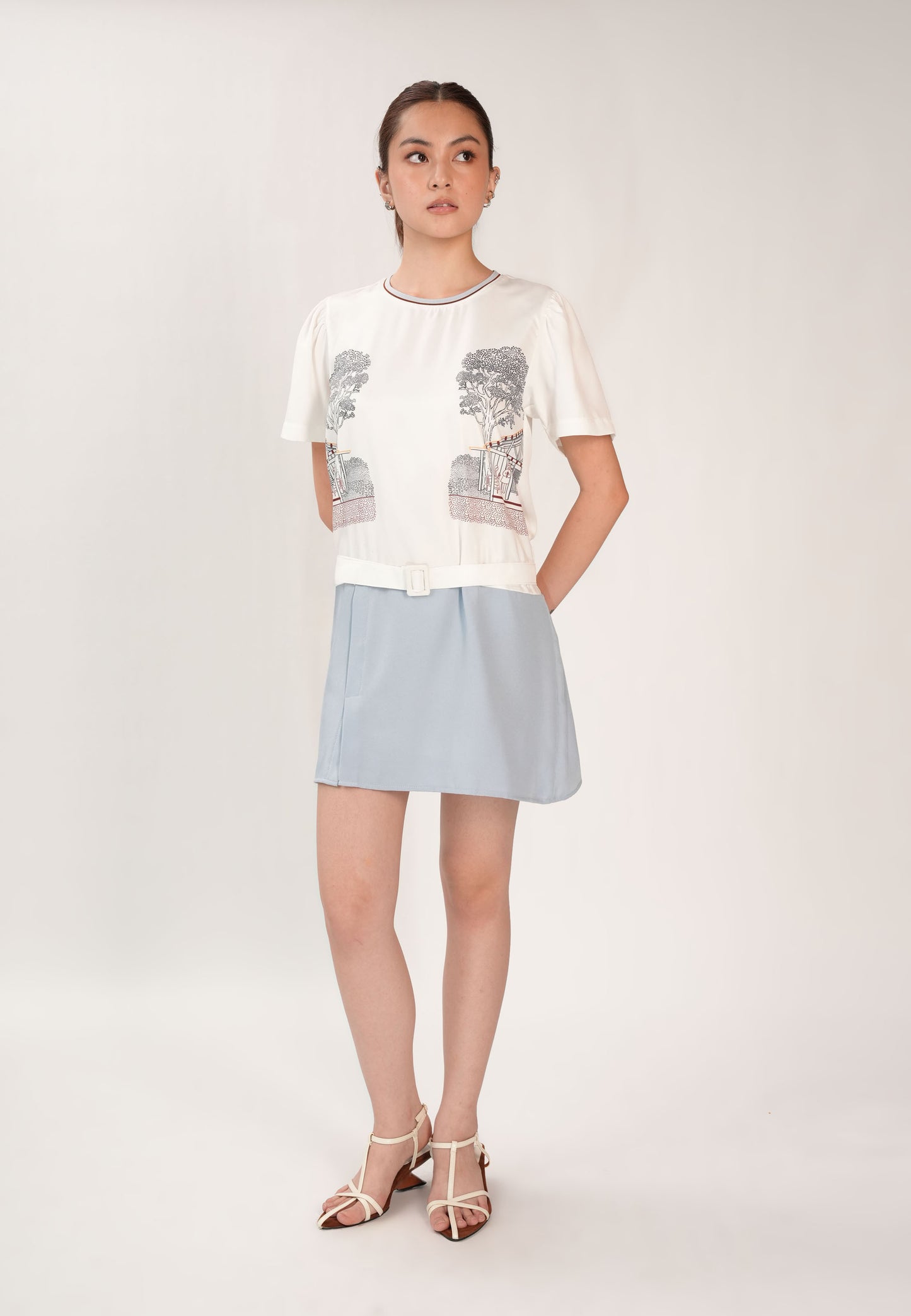 Finno Short Sleeve Dress (Spot Print White)