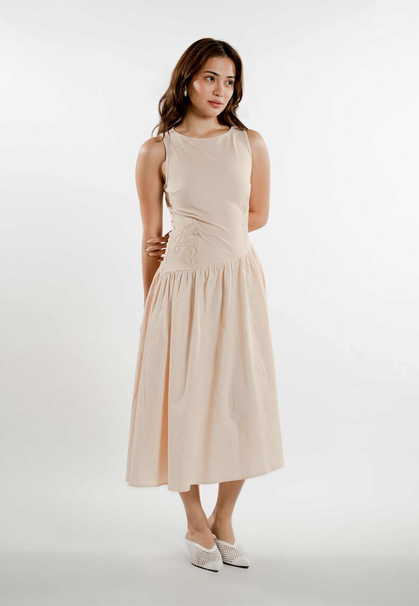 Eowyn Sleeveless Dress (Beige)
