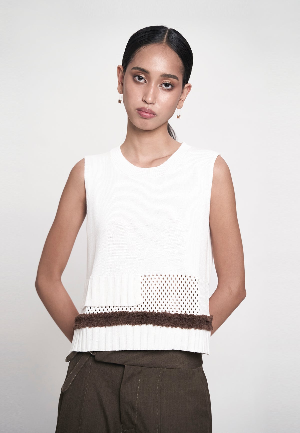 Genra Sleeveless Top (Spot Print Offwhite)
