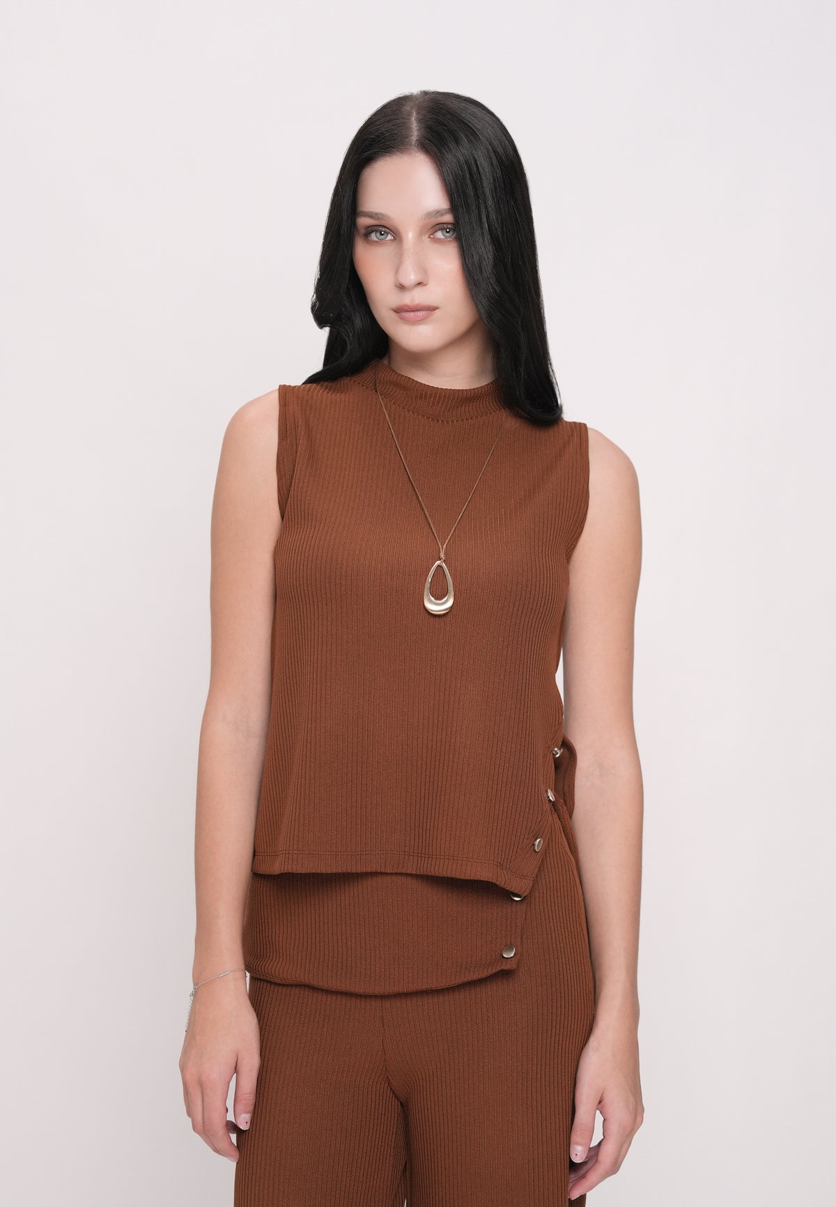 Hemedy Sleeveless Top (Brown)