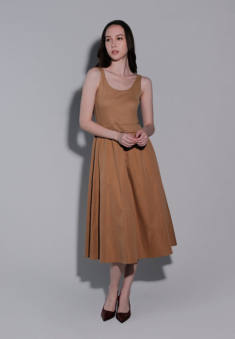Holiday 2025 Ishka Sleeveless Dress (Khaki)