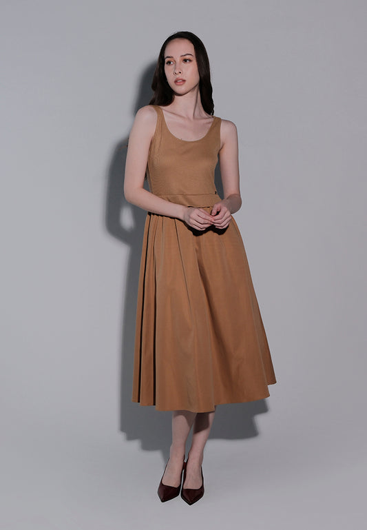 Holiday 2025 Ishka Sleeveless Dress (Khaki)