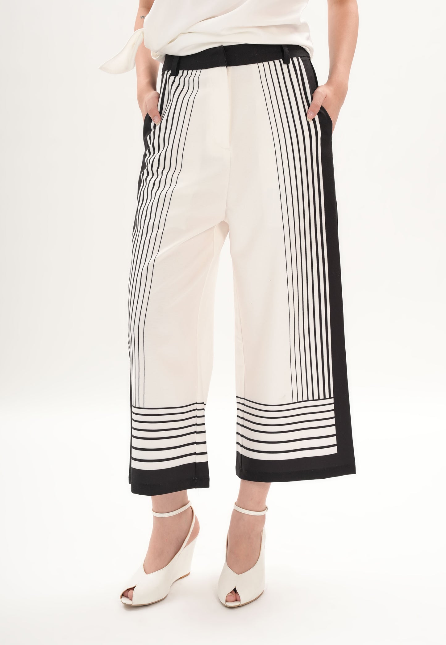 Archetype Refined Raven Pants (Striped White)