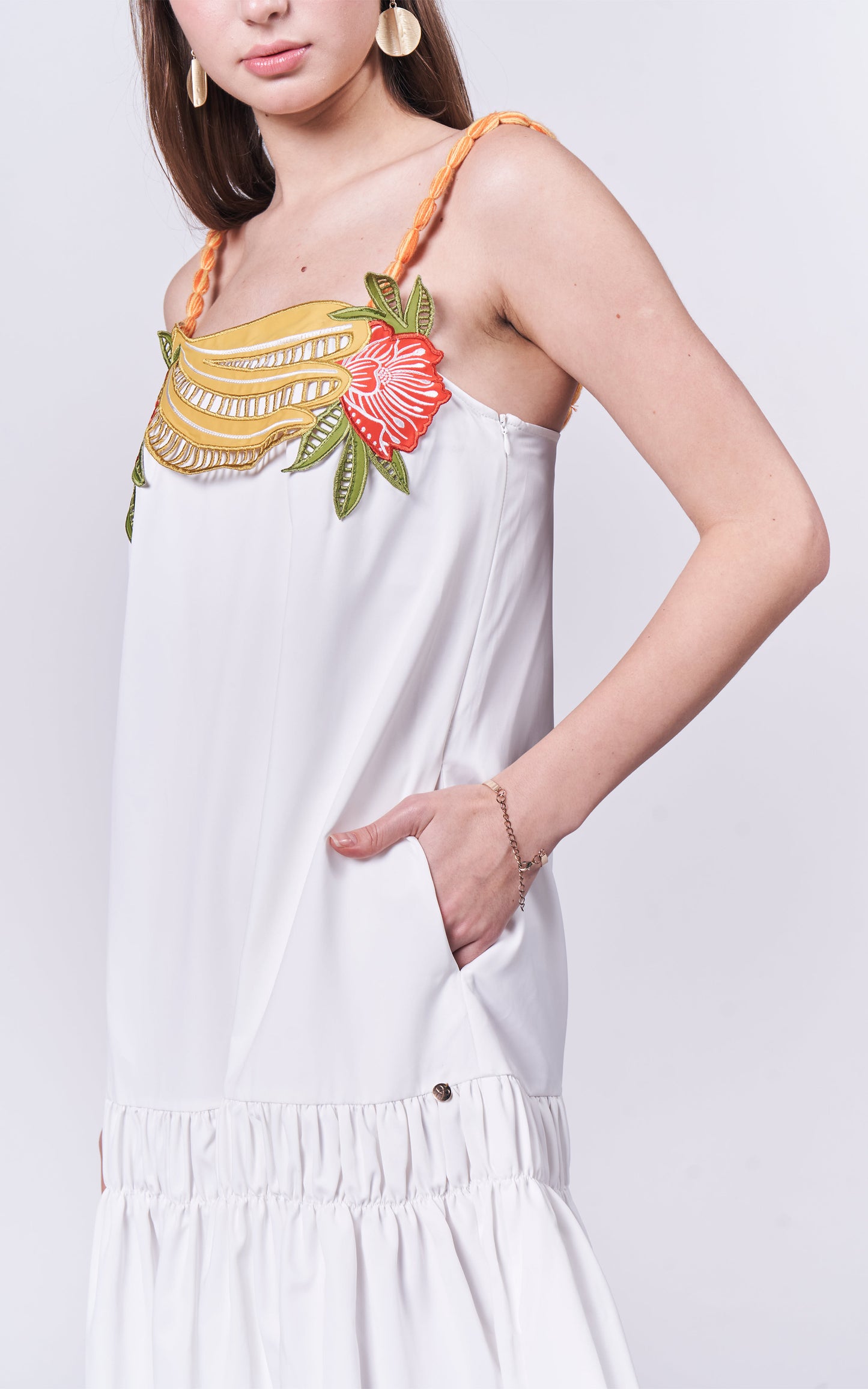 Summer Dresses 2025 Banana Sleeveless Dress (Offwhite)