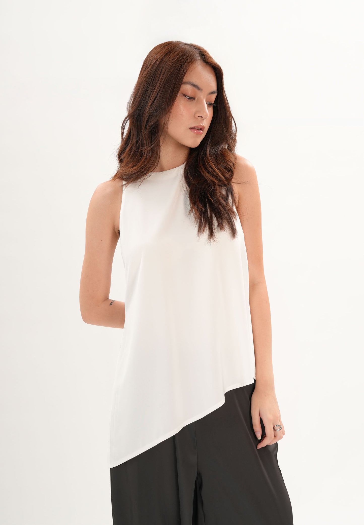 Archetype Refined Caviar Sleeveless Top (Offwhite)