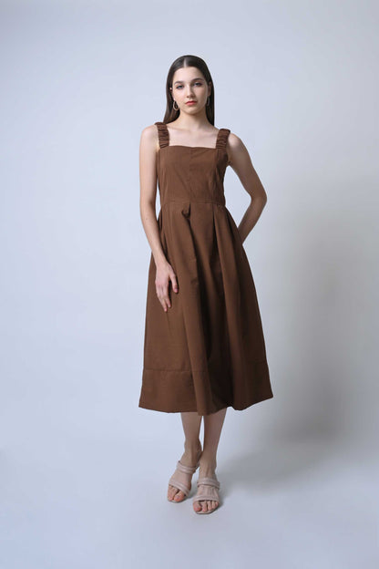 Fluent Sleeveless Dress (Brown)