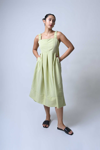 Fluent Sleeveless Dress (Matcha)