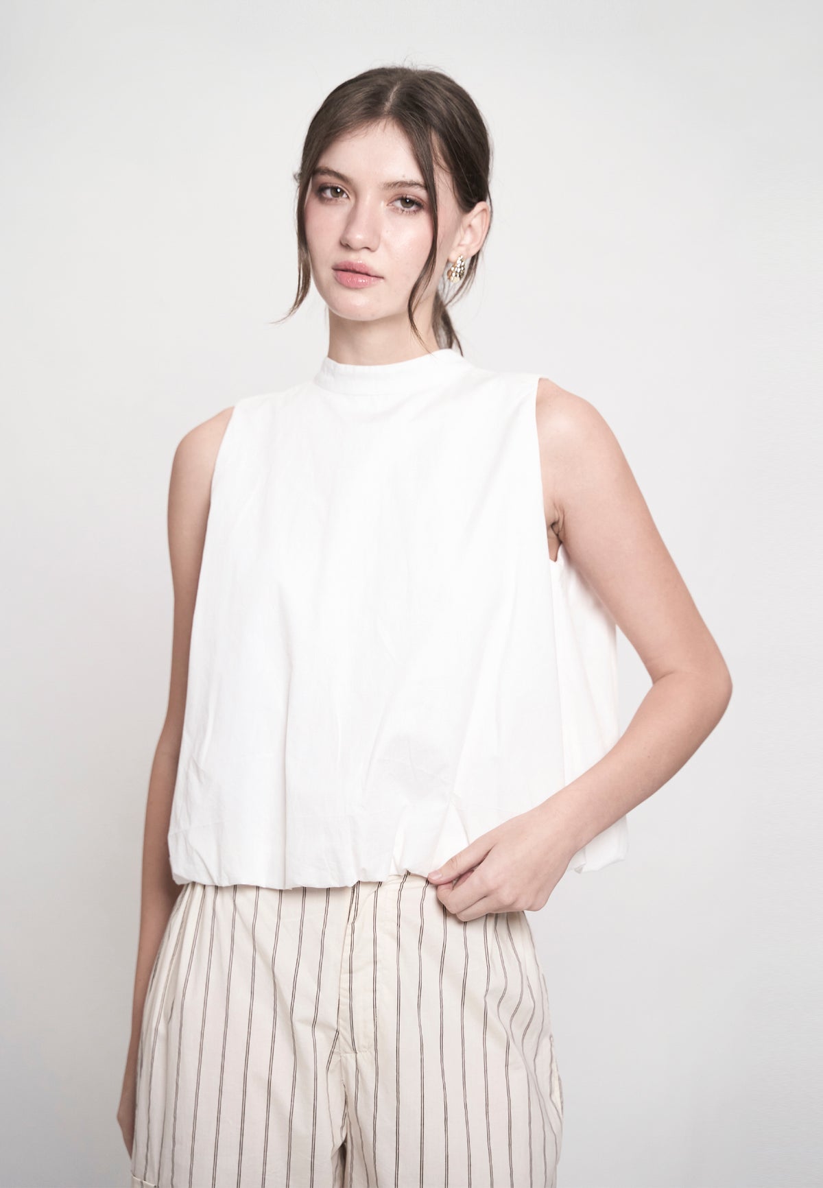 Genesy Sleeveless Top (Offwhite)