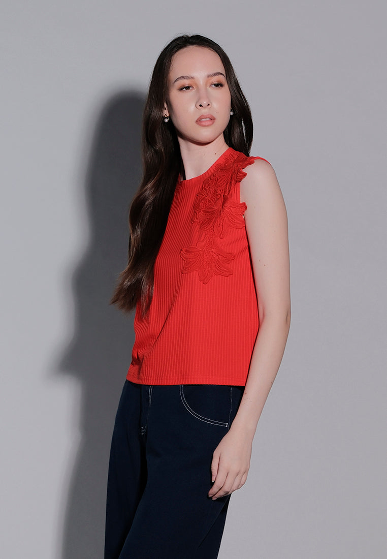 Holiday 2025 Illiana Sleeveless Top (Red)