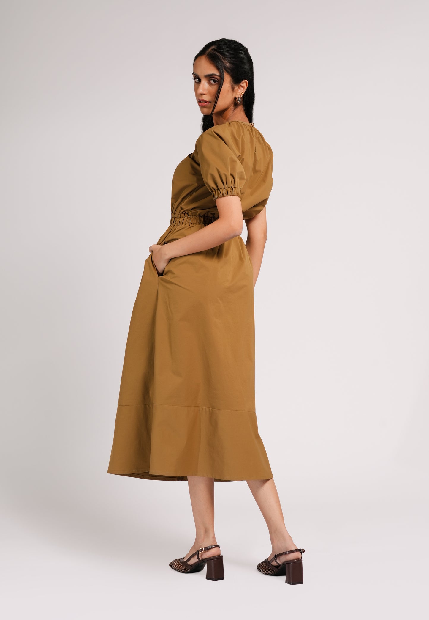 Cameo Short Sleeve Dress (Dark Khaki)