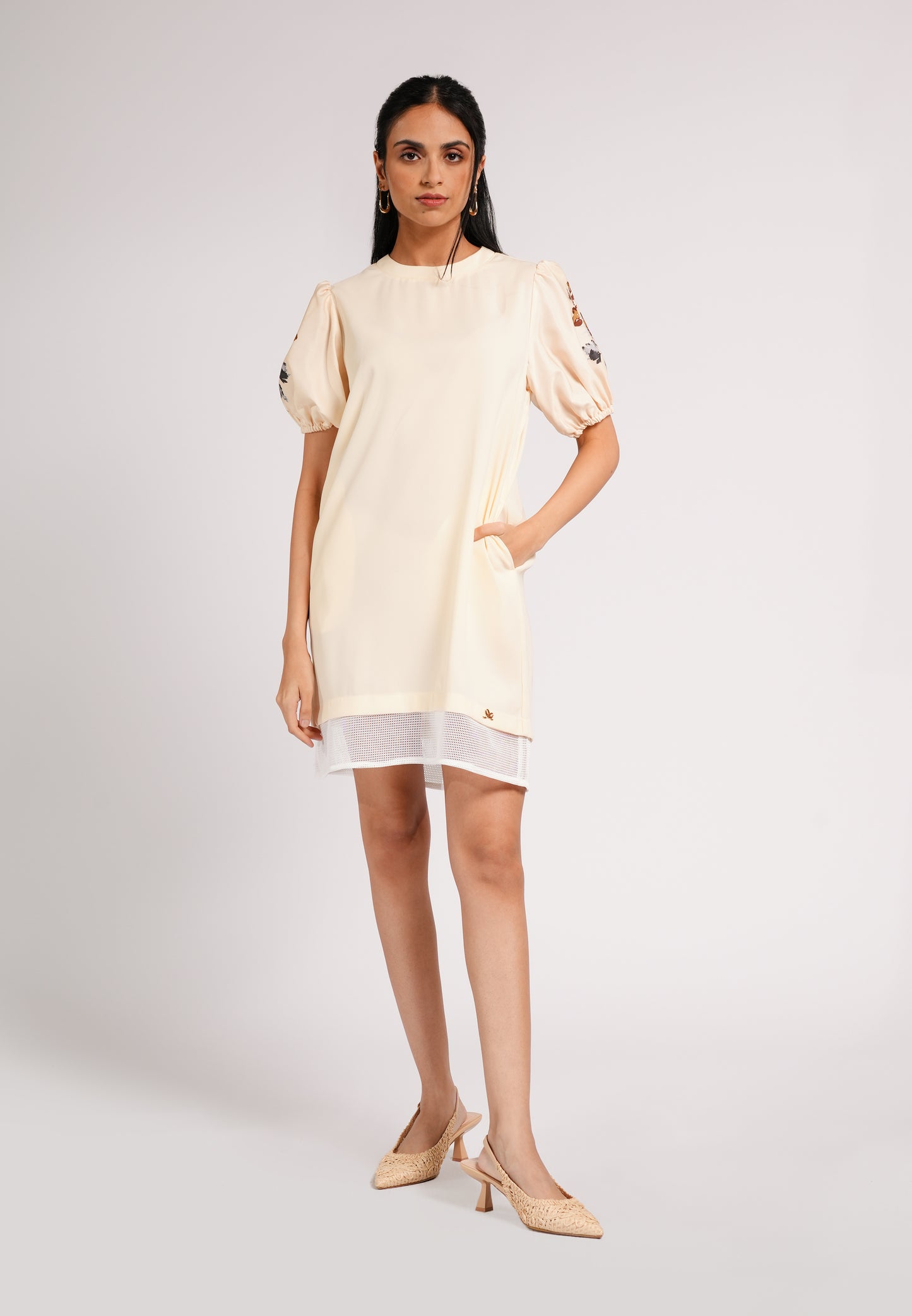 Candid Short Sleeve Dress (Spot Print Beige)