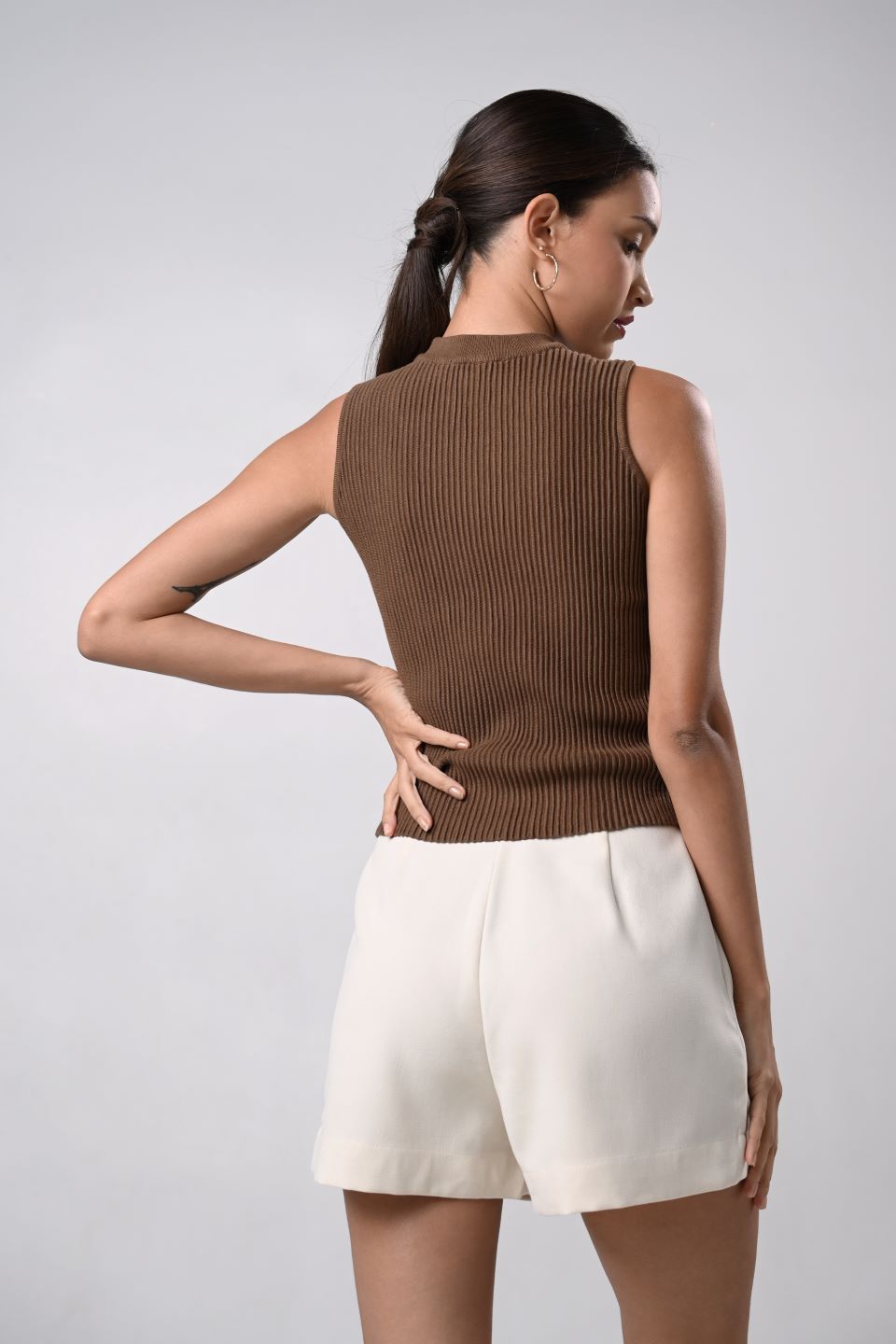 Diahna Sleeveless Top (Brown)