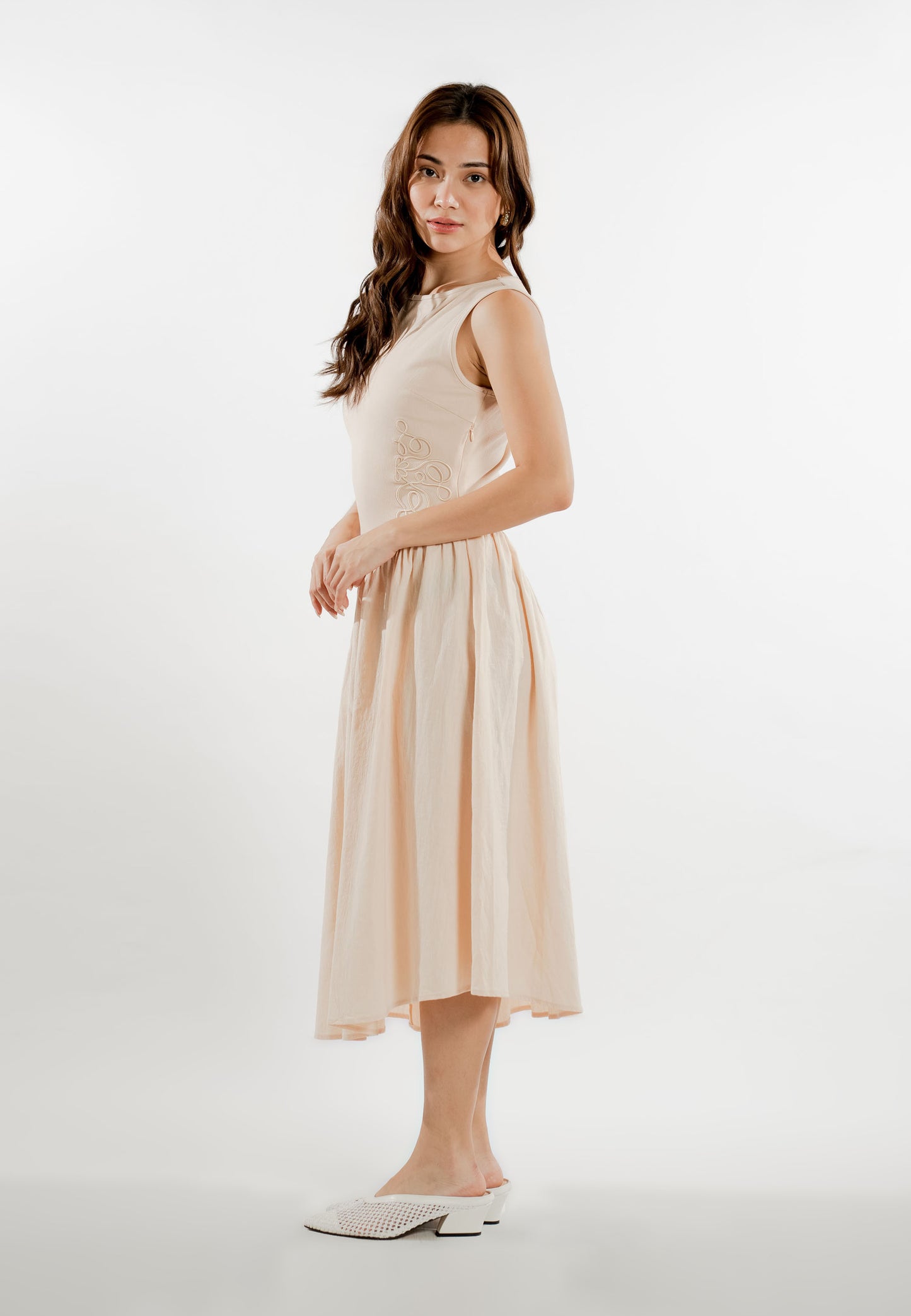 Eowyn Sleeveless Dress (Beige)