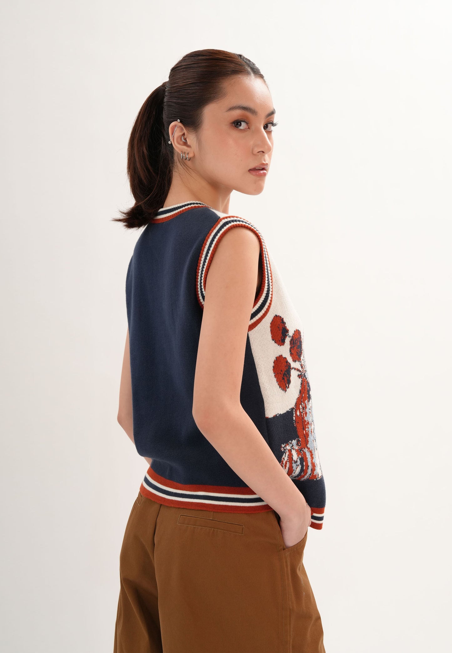 Farah Sleeveless Top (Spot Print Navy)