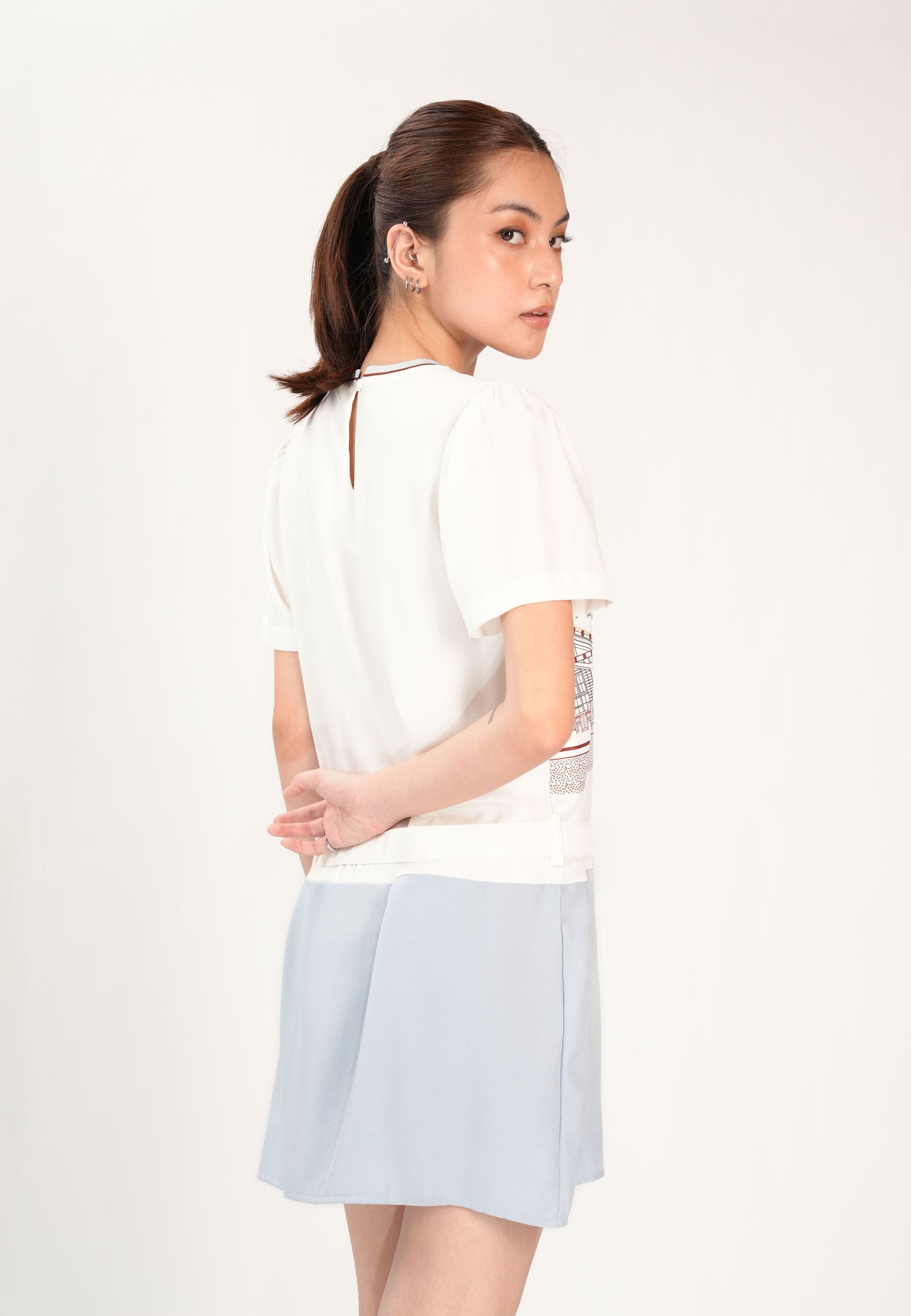 Finno Short Sleeve Dress (Spot Print White)