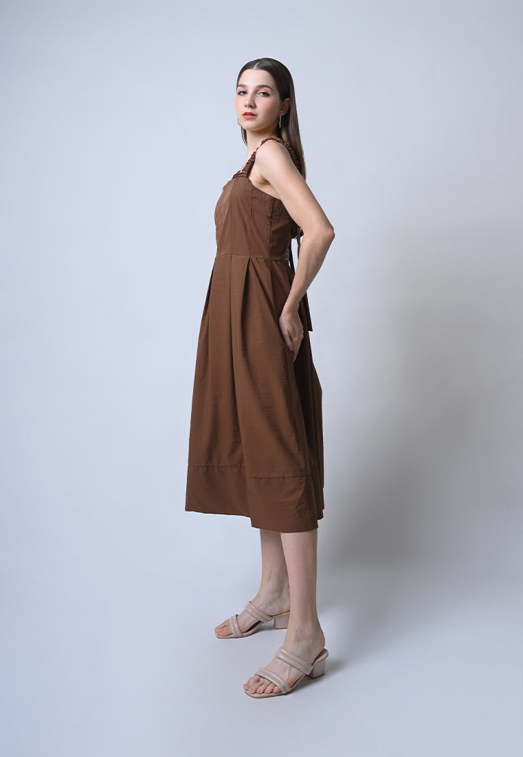 Fluent Sleeveless Dress (Brown)