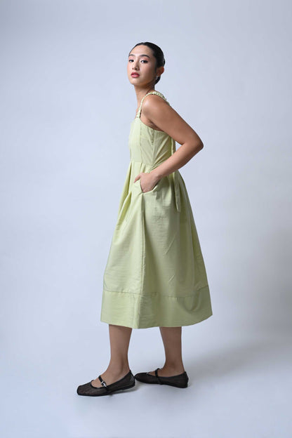 Fluent Sleeveless Dress (Matcha)