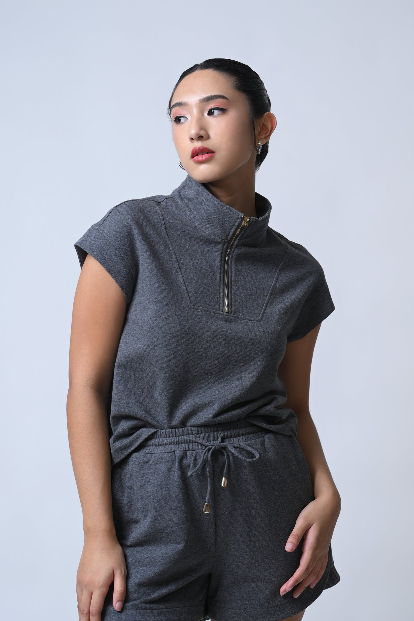 Foster Short Sleeve Top (Charcoal)