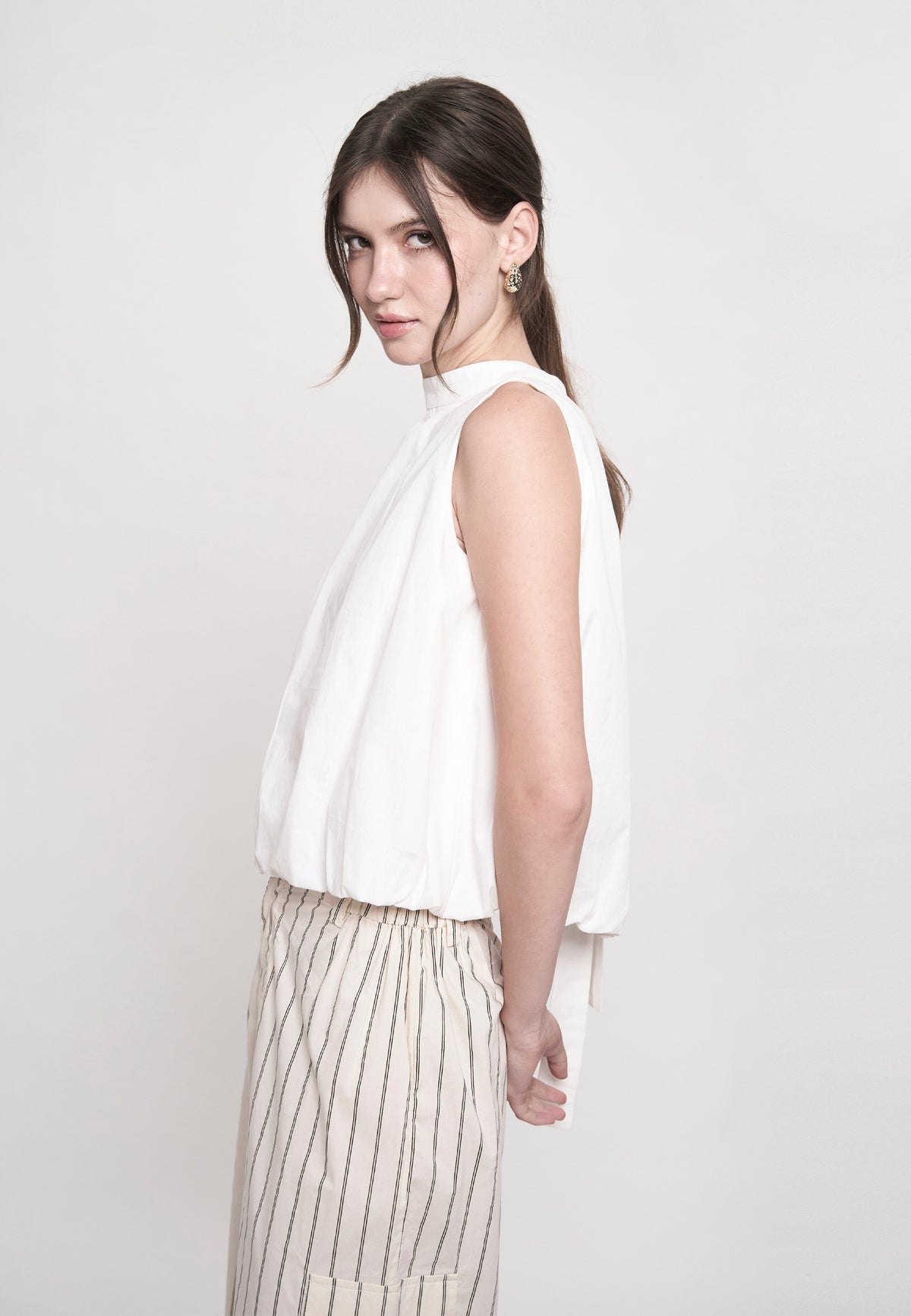 Genesy Sleeveless Top (Offwhite)