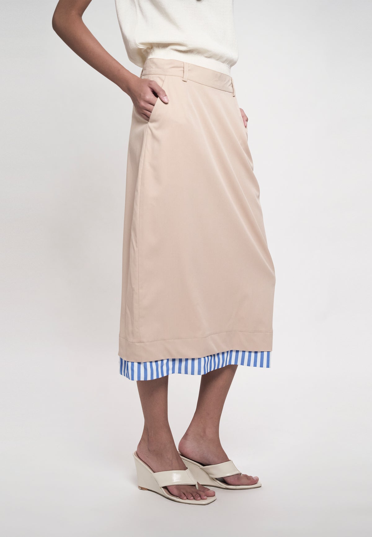 Gracia Skirt (Khaki)