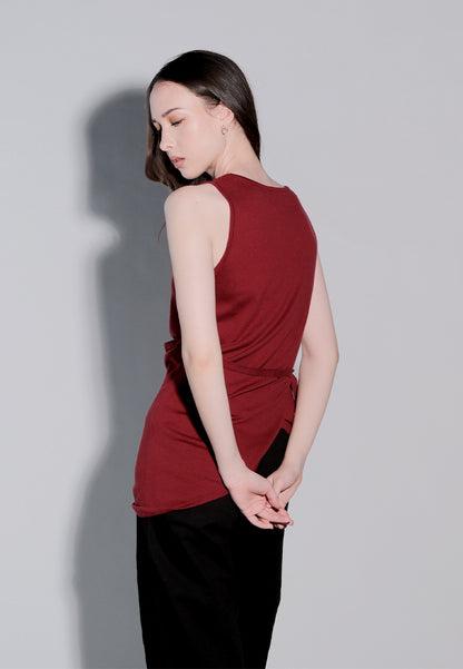 Holiday 2025 Iliah Sleeveless Top (Burgundy)