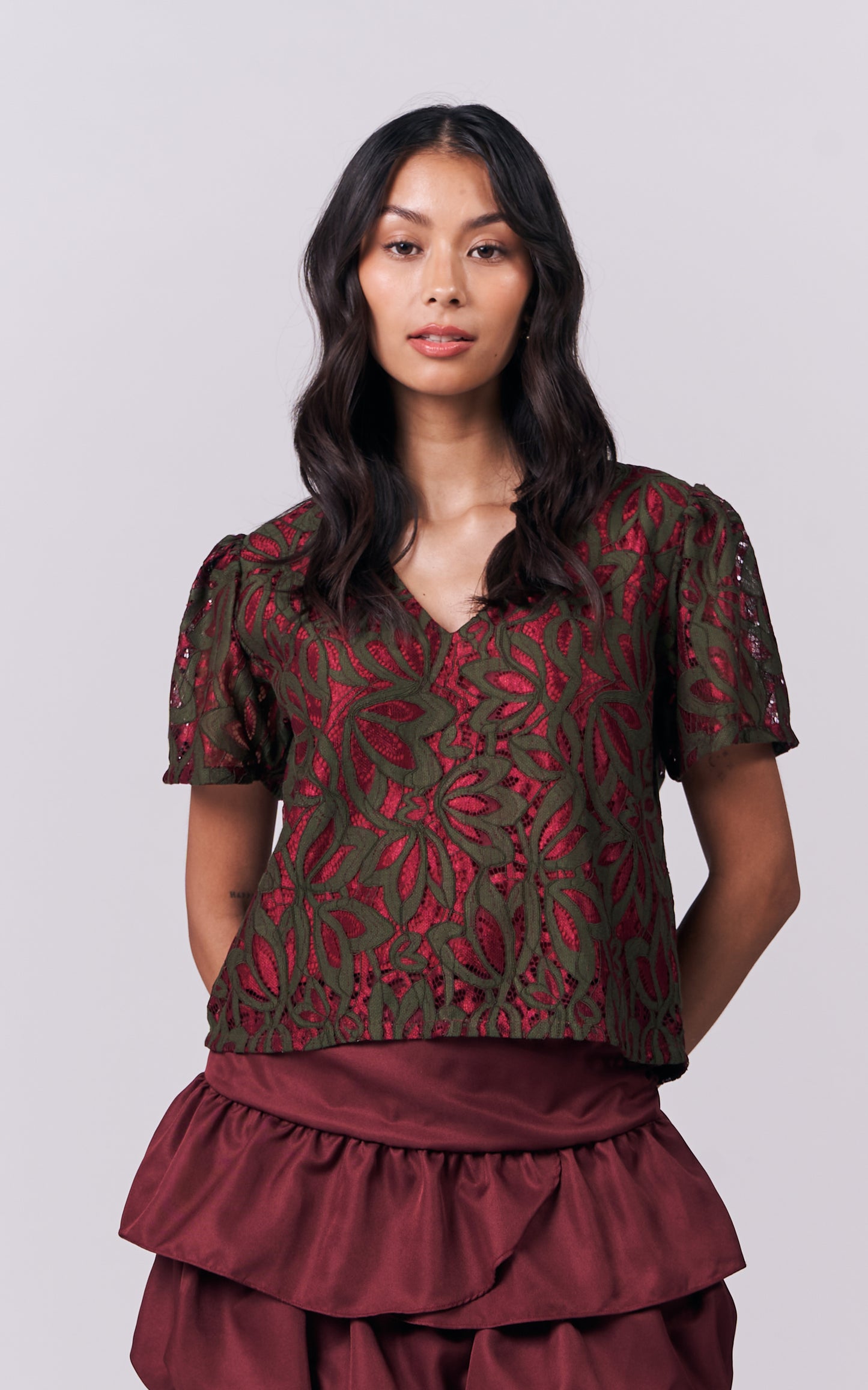 Ivery Short Sleeve Top (Burg/Grn)