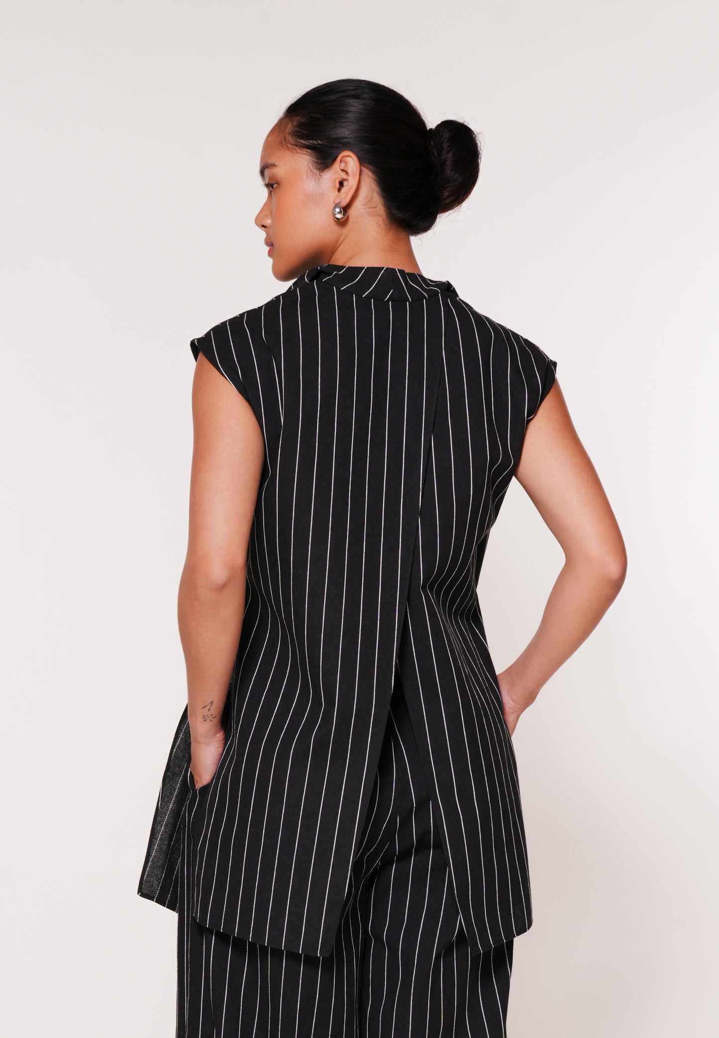 Raf Kite Sleeveless Top (St-Black)