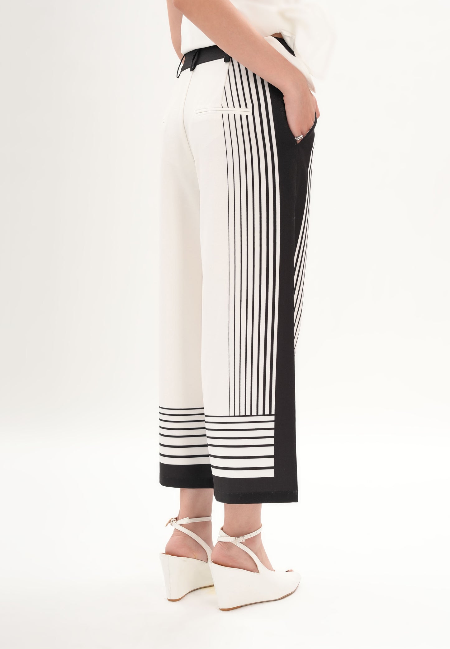 Archetype Refined Raven Pants (Striped White)