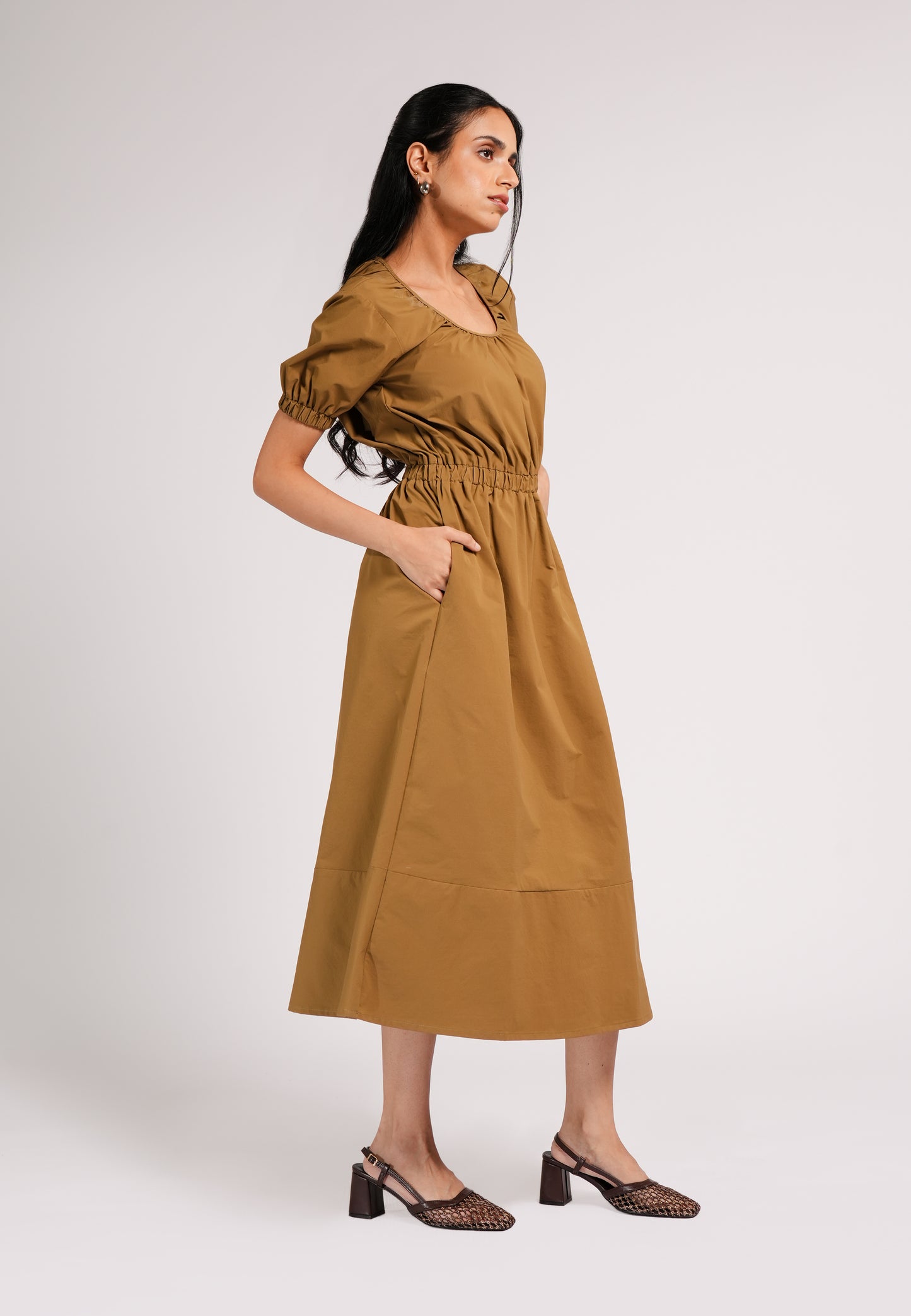 Cameo Short Sleeve Dress (Dark Khaki)