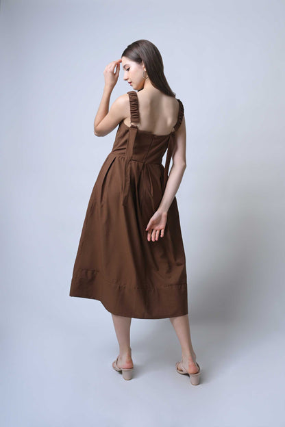 Fluent Sleeveless Dress (Brown)