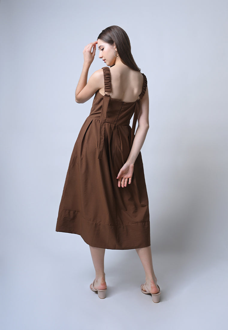 Fluent Sleeveless Dress (Brown)