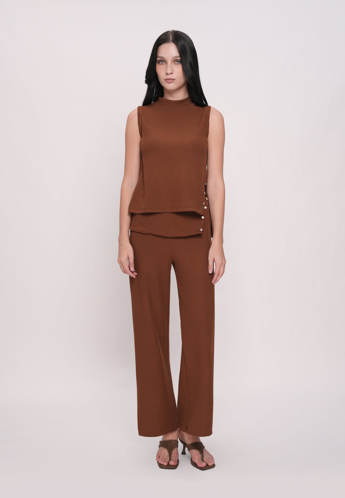 Hemedy Sleeveless Top (Brown)