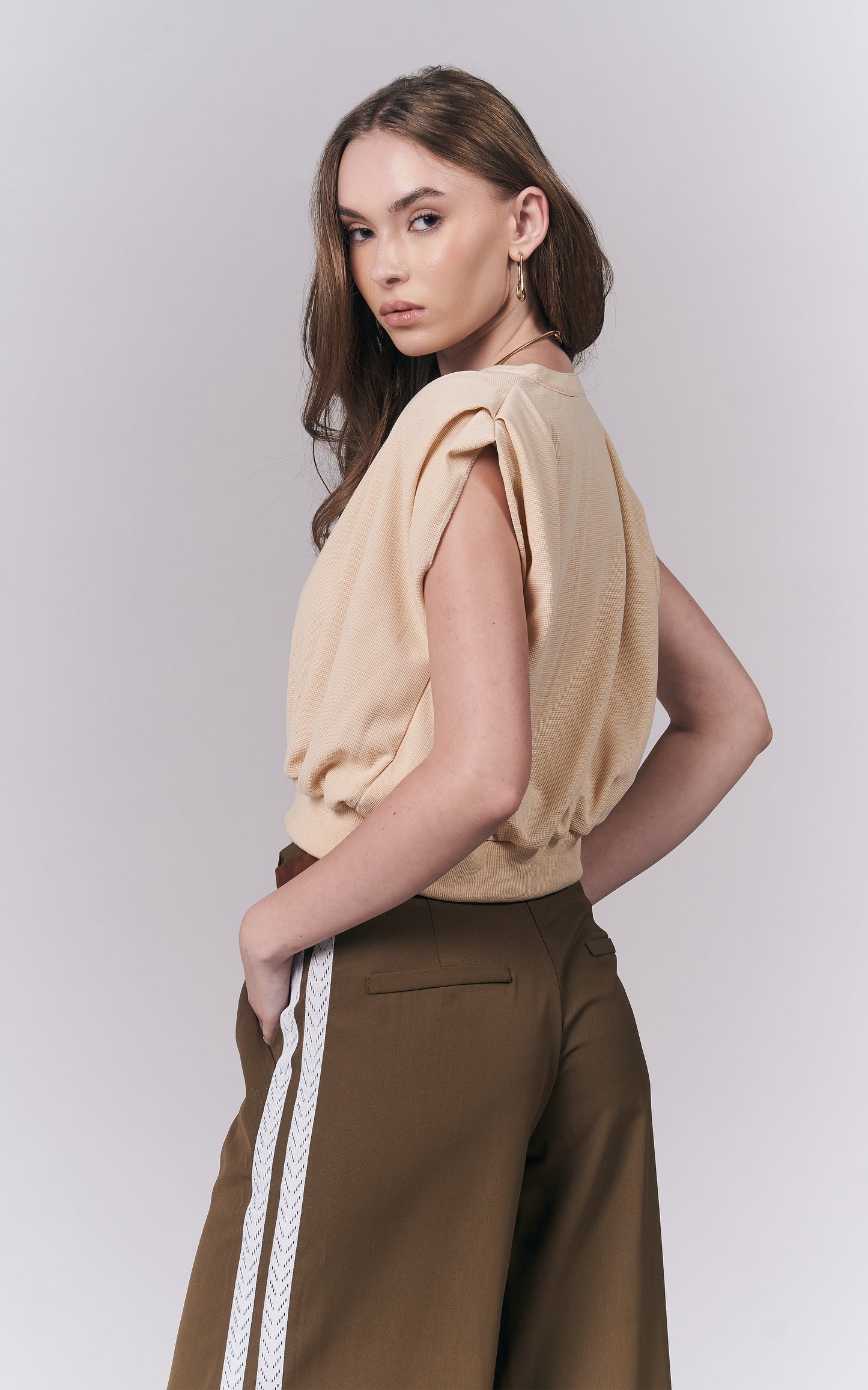 Jaydenn Sleeveless Top (Cream)