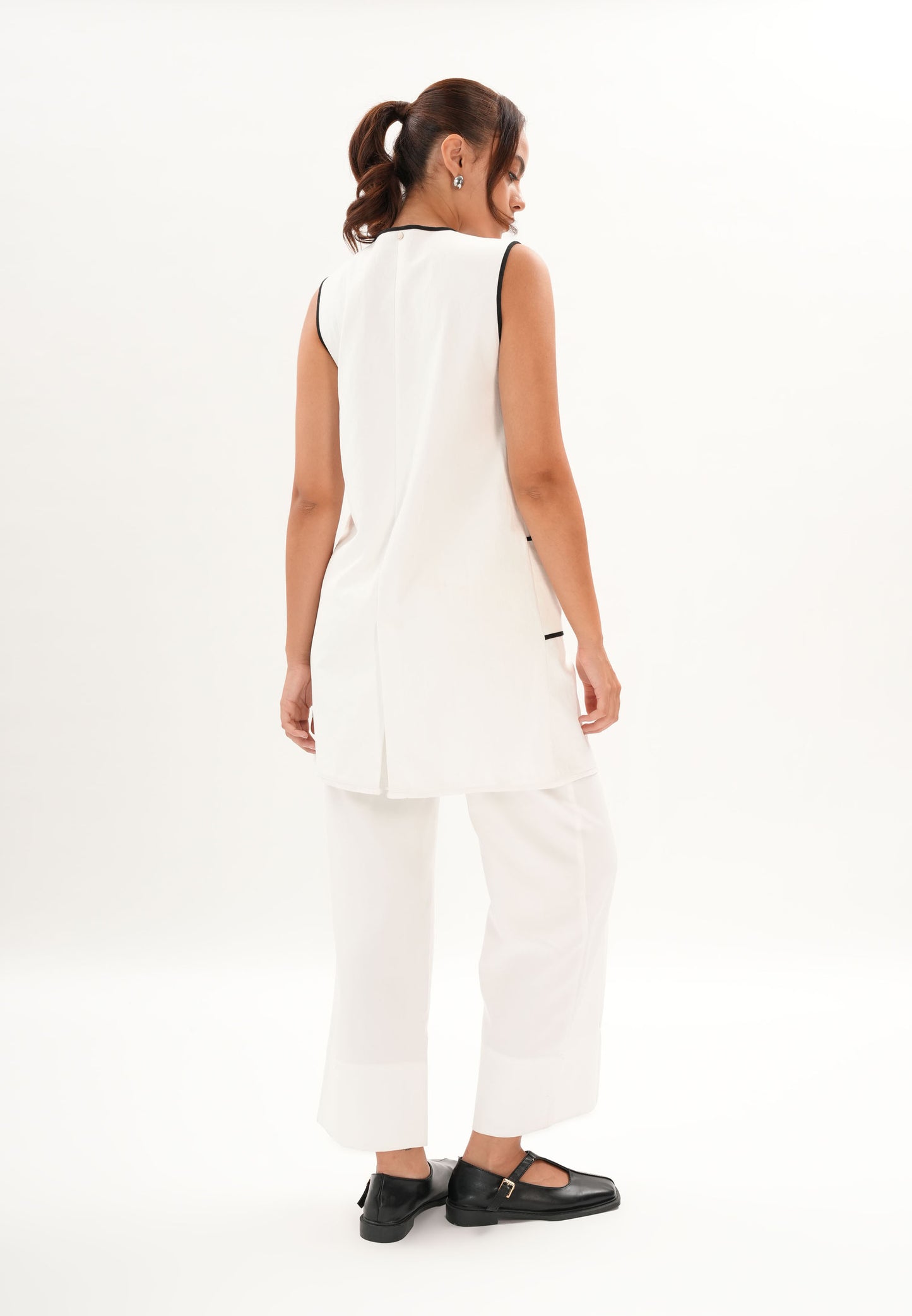 Archetype Refined Alloy Sleeveless Dress (White/Black)