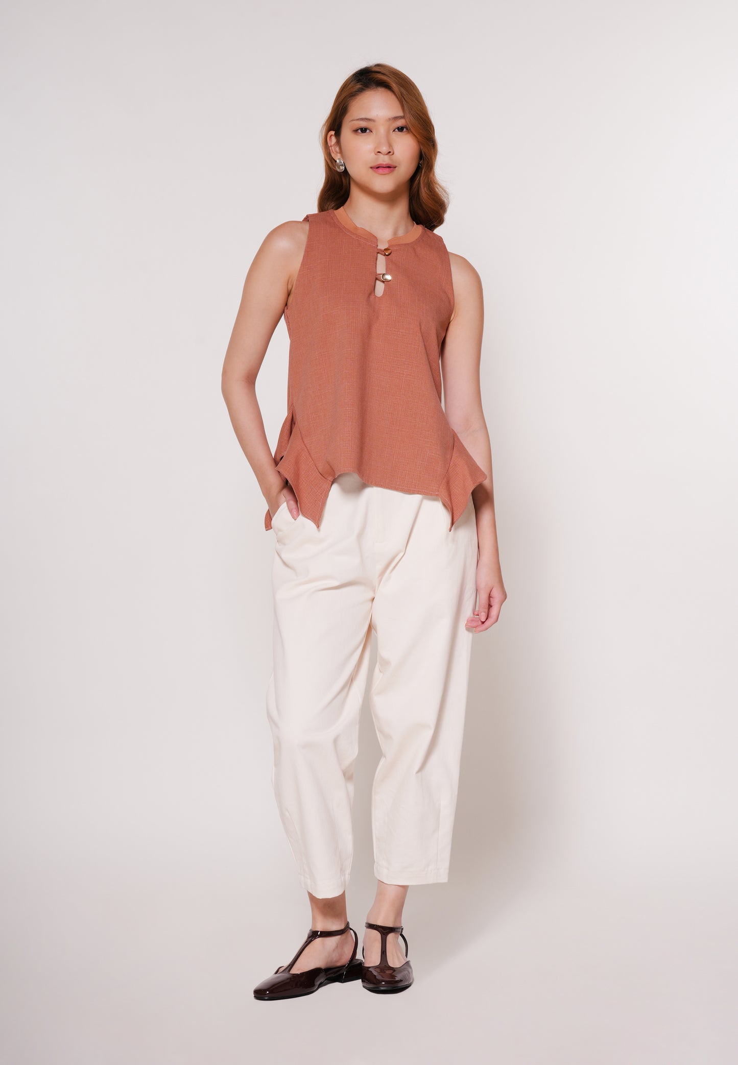Aven Sleeveless Top (Brown)