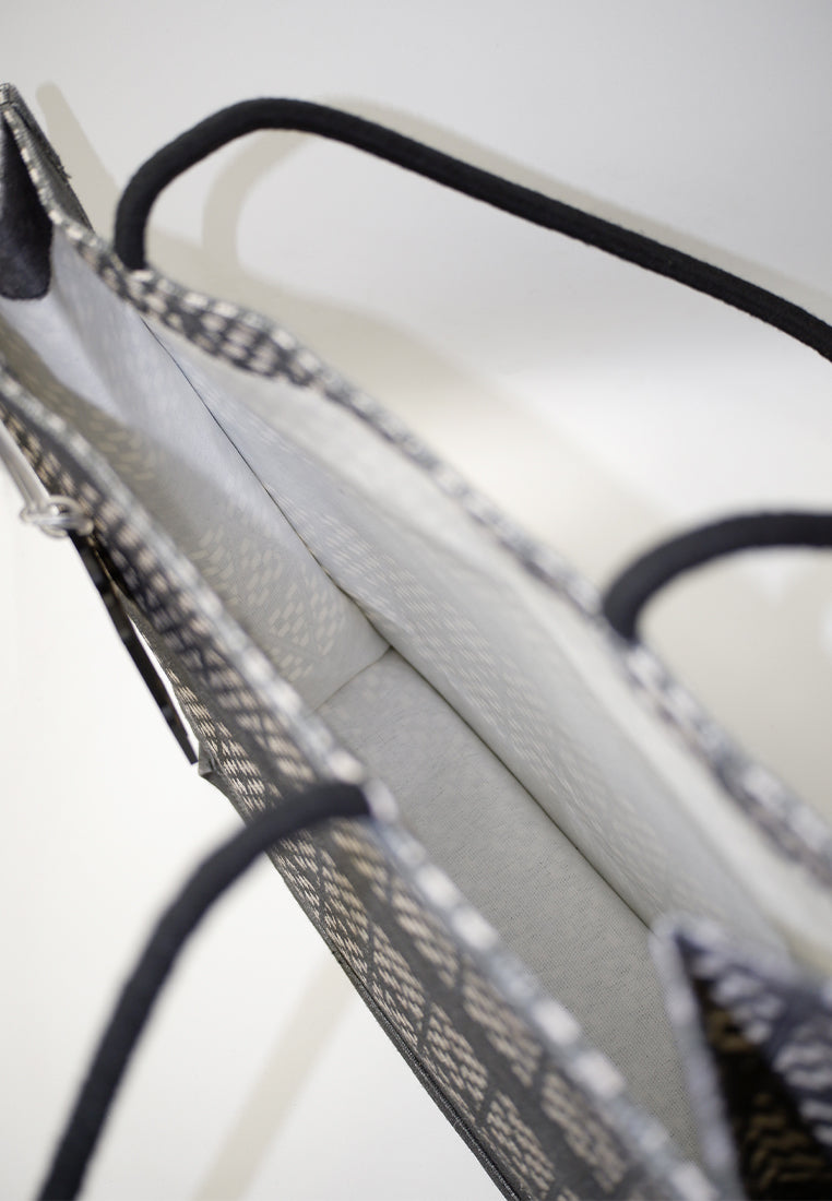 Plains & Prints × Pete Rich Tote Bag W/ Charm (Black/Cream)