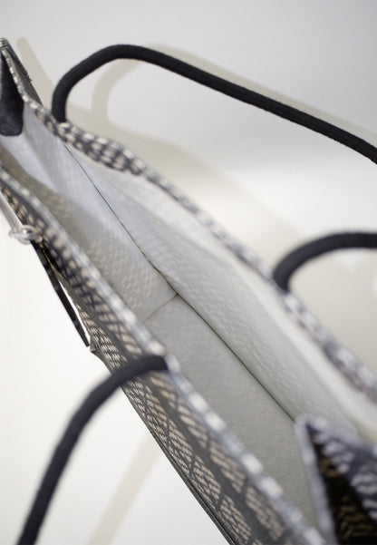 Plains & Prints × Pete Rich Tote Bag W/ Charm (Black/Cream)