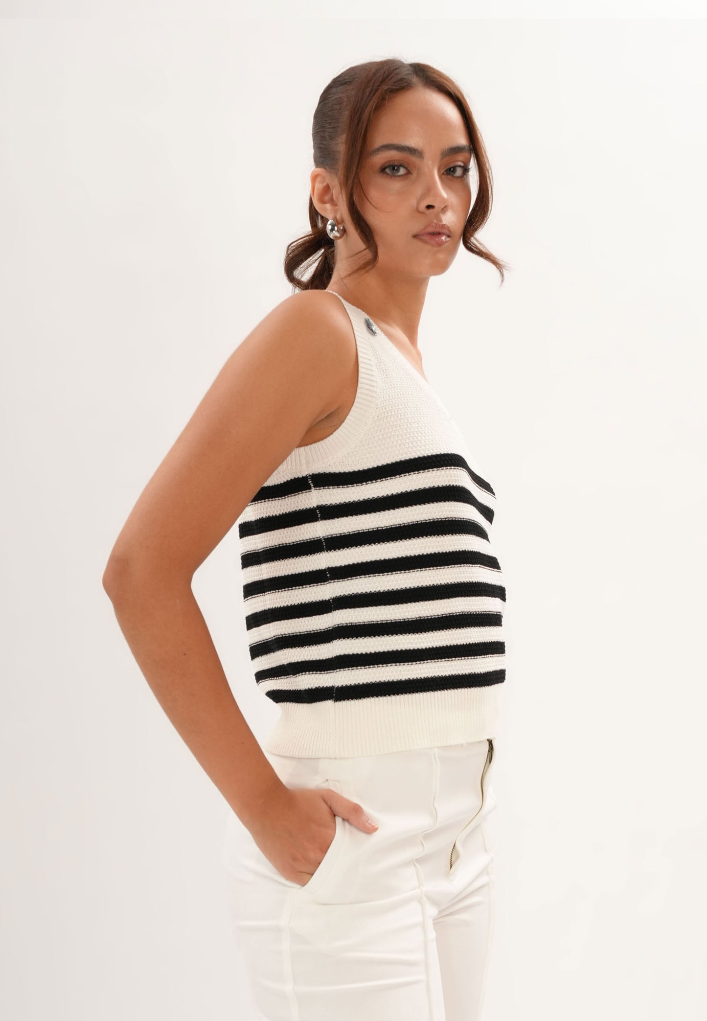 Archetype Refined Raven Sleeveless Top (Striped White)