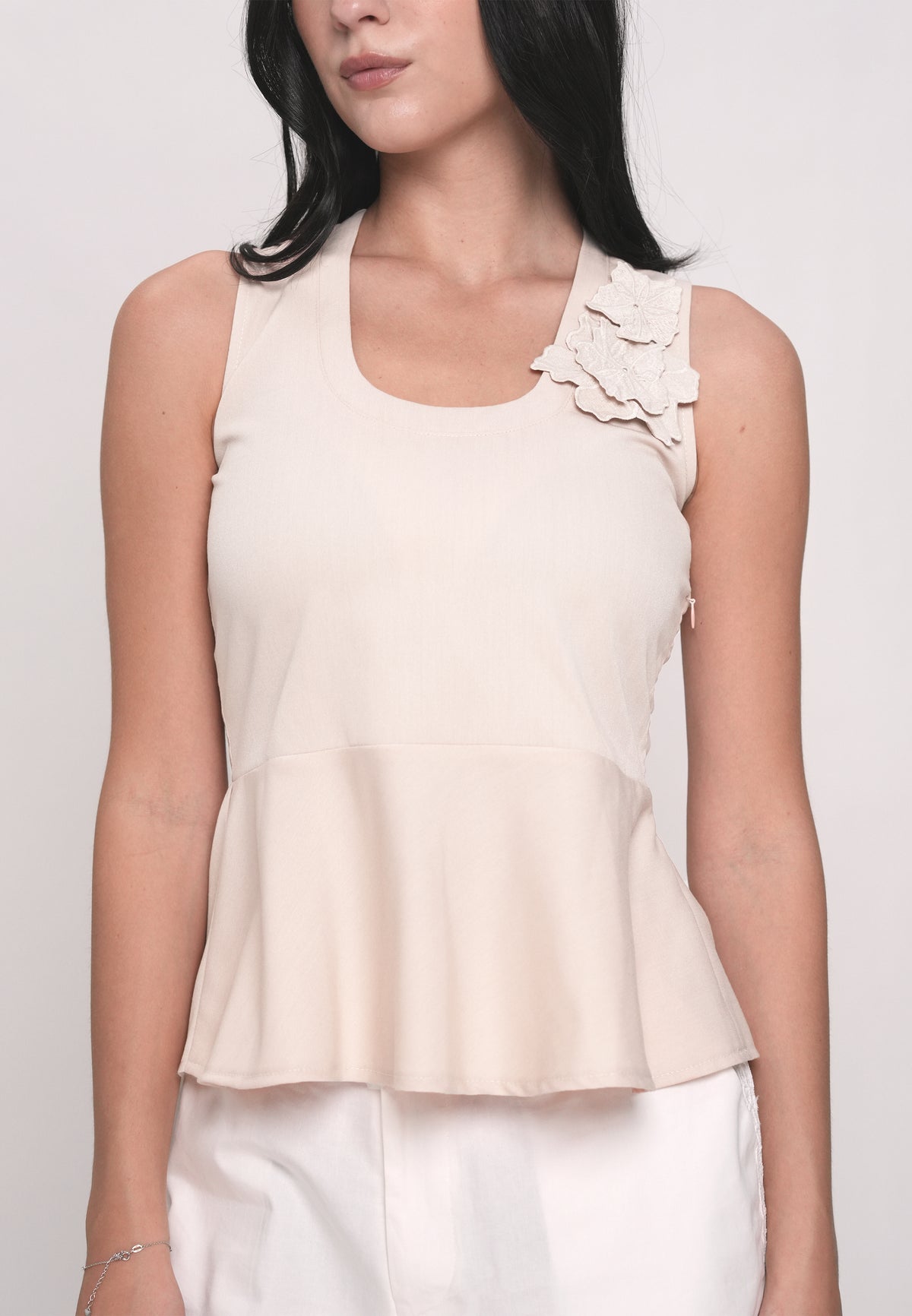 Harmonie Sleeveless Top (Light Peach)