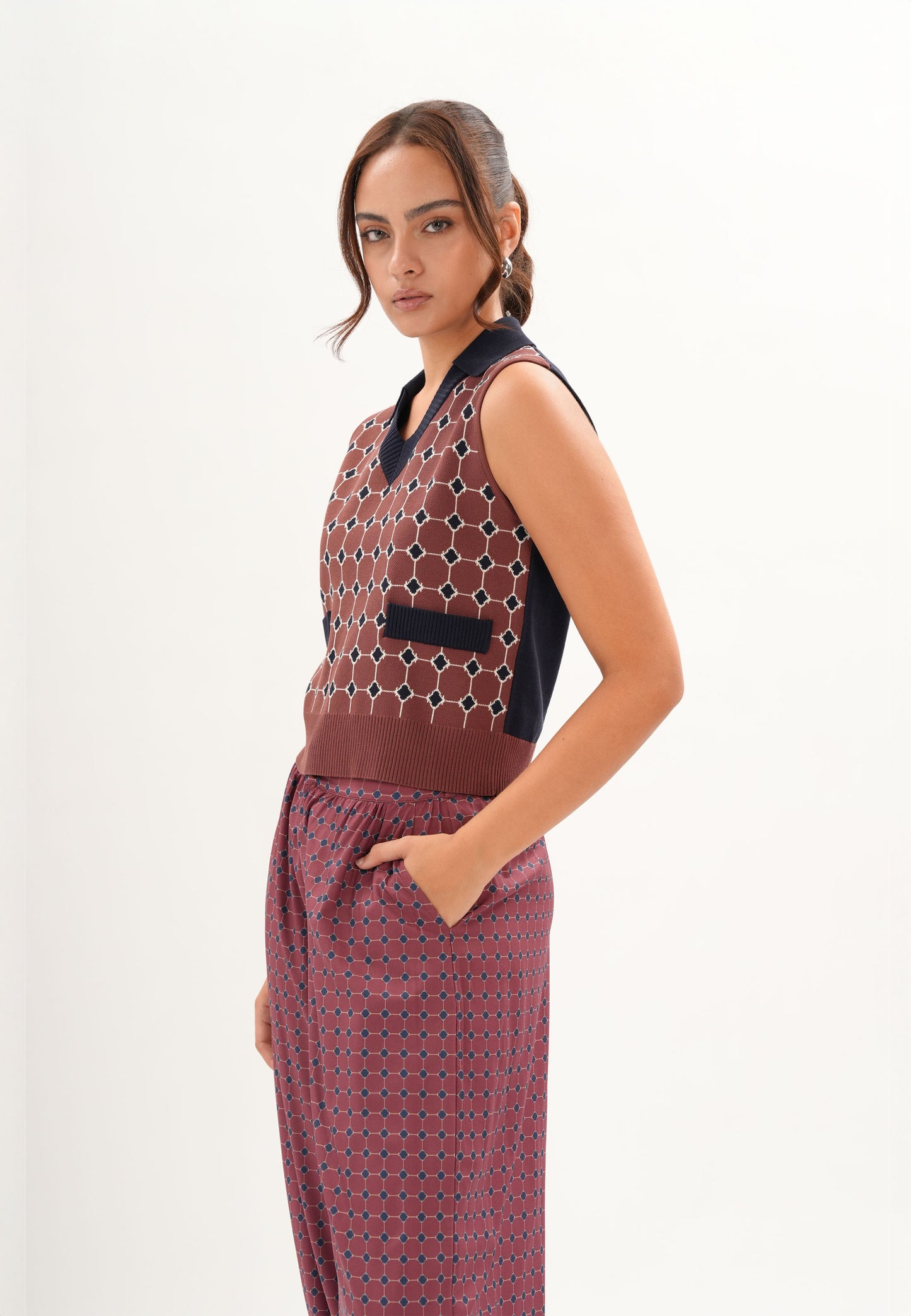 Feign Sleeveless Top (Printed Maroon)
