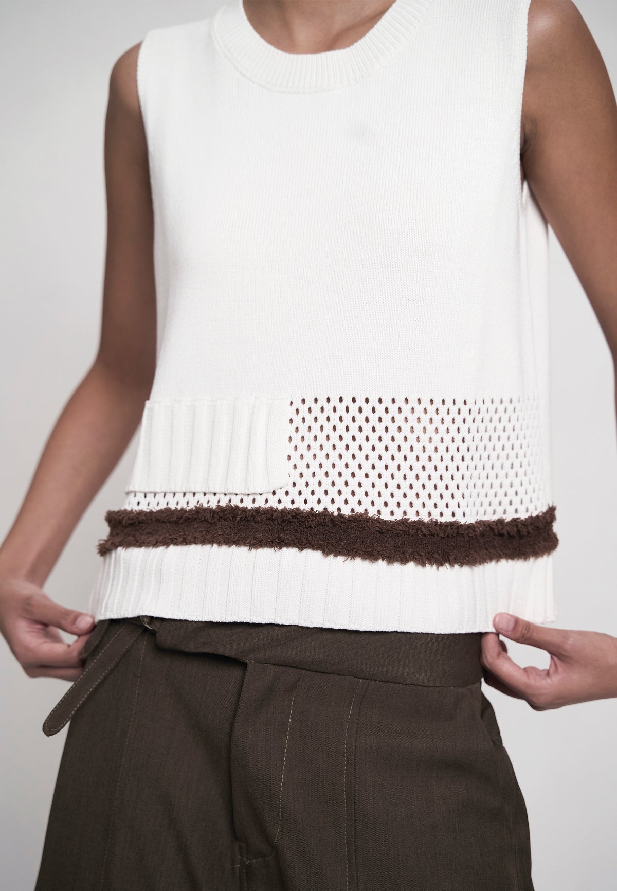 Genra Sleeveless Top (Spot Print Offwhite)