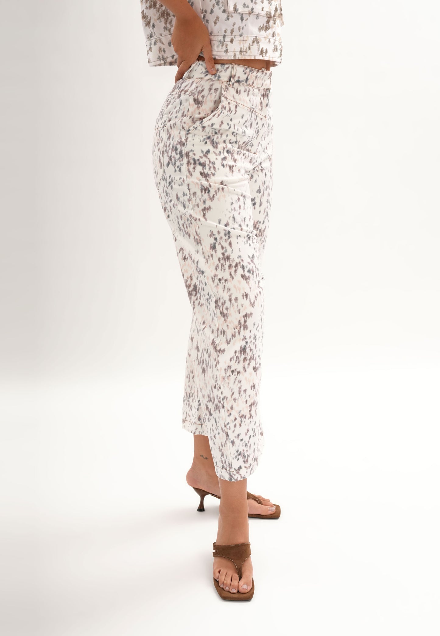 Archetype Refined Moonbeam Pants (Printed White)