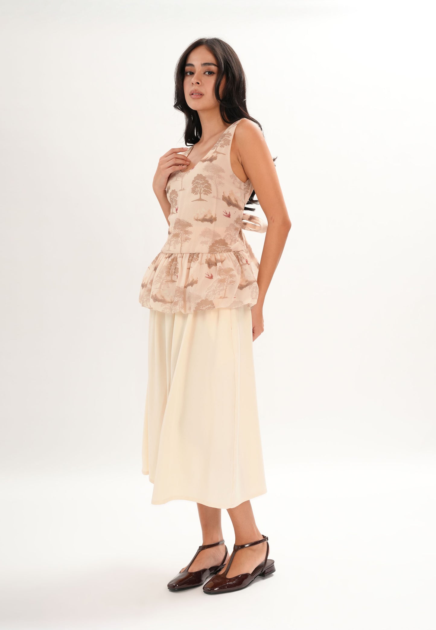 Famine Sleeveless Top (Printed Beige)
