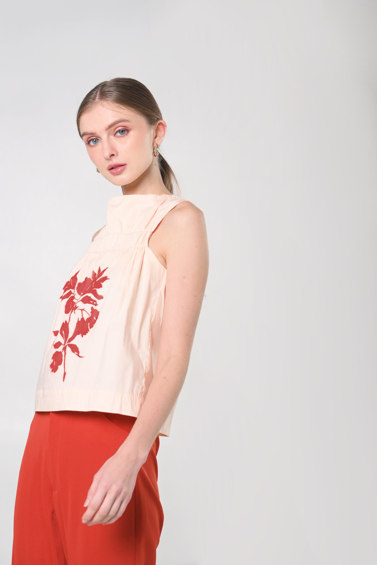 Secret Garden Jhoy Sleeveless Top (Blush)