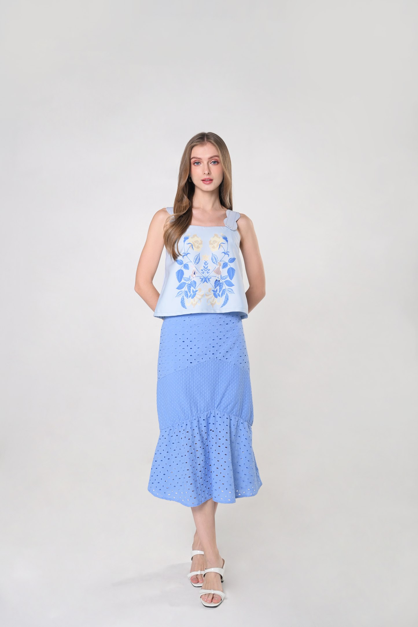 Wonderland Kaleb Sleeveless (Scs) Top (Light Blue)