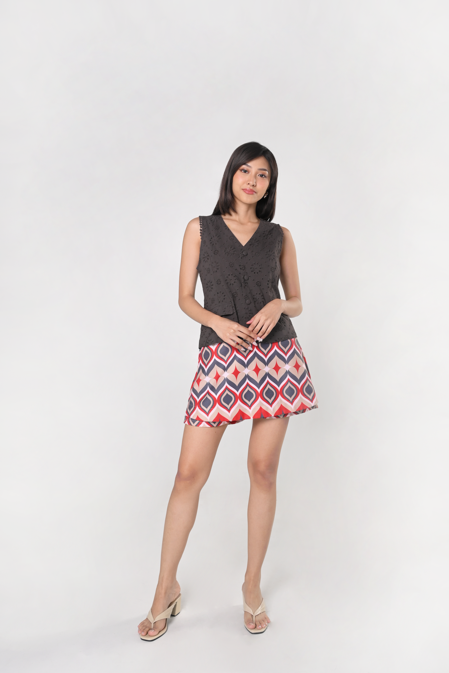 Wonderland Karlee Sleeveless Top (Black)